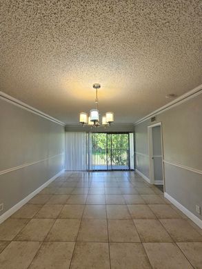 Residential complexes in West Palm Beach, Palm Beach