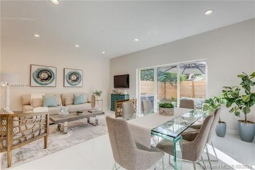 타운 하우스 / Oakland Park, Broward County