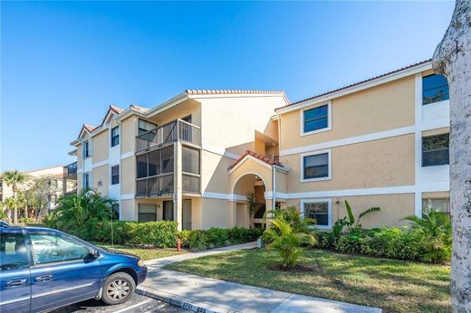 Residential complexes in Coral Springs, Broward County