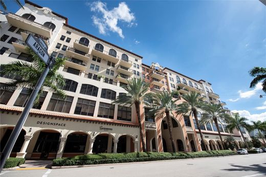 Residential complexes in Coral Gables, Miami-Dade