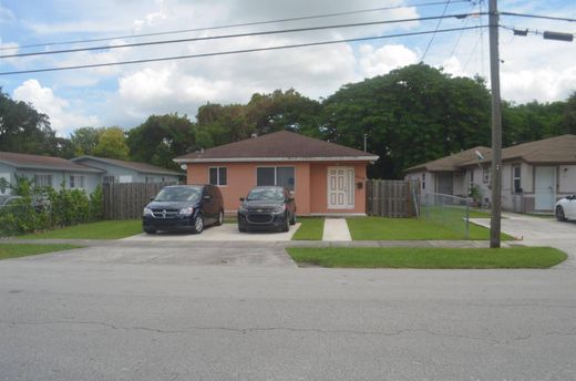 ﻓﻴﻼ ﻓﻲ Miami Heights Trailer Park, Miami-Dade County