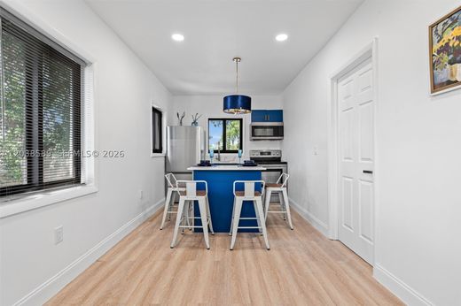 Жилой комплекс, Miami Heights Trailer Park, Miami-Dade County