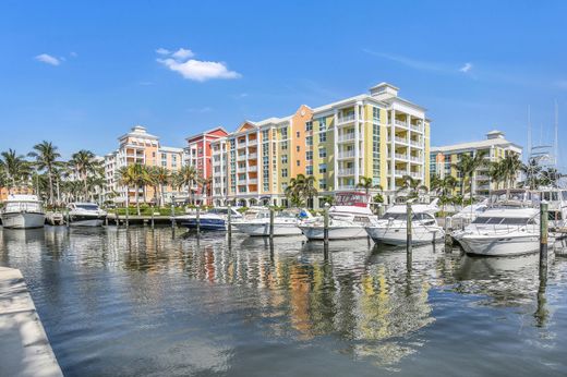 Residential complexes in Lantana, Palm Beach