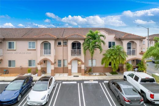 تاون هاوس ﻓﻲ Hialeah Gardens, Miami-Dade County