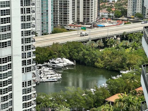 Residential complexes in Aventura, Miami-Dade