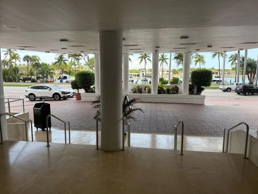 Residential complexes in Miami Beach, Miami-Dade