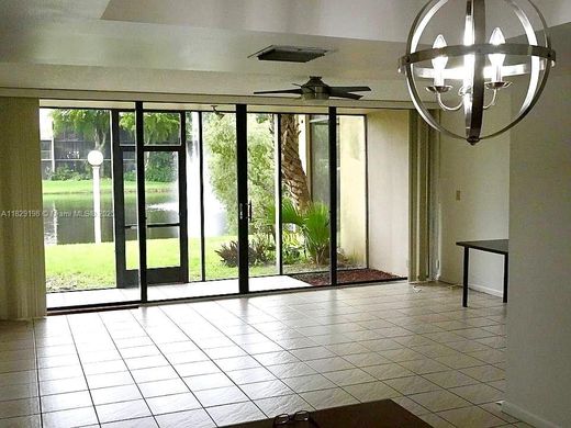 Appartementencomplex in Davie, Broward County