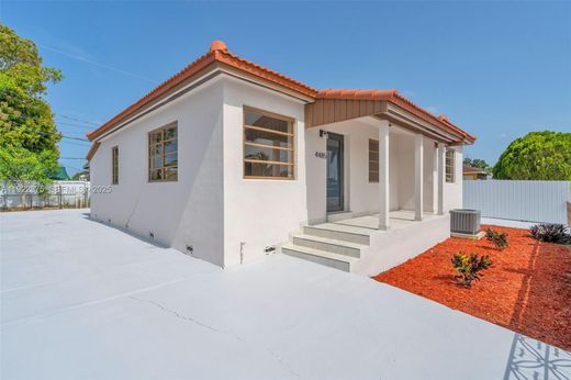 ‏וילה ב  Hialeah, Miami-Dade County