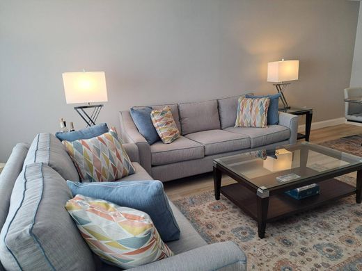 Residential complexes in Lake Worth, Palm Beach