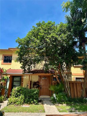 Townhouse in Sunrise, Broward County