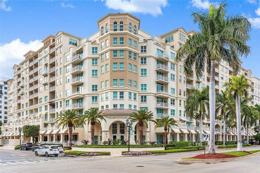 Residential complexes in Boca Raton, Palm Beach