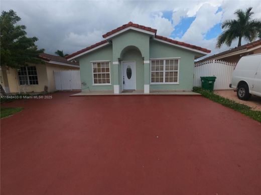Villa in Hialeah Gardens, Miami-Dade County