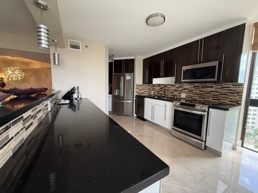 Residential complexes in Aventura, Miami-Dade