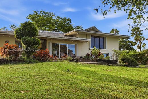 Villa - Hialeah, Miami-Dade County