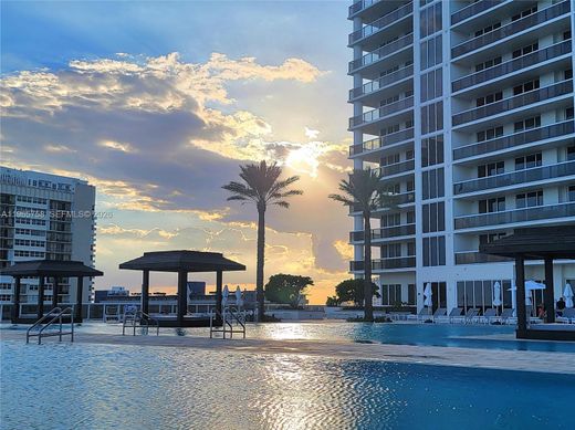 Complesso residenziale a Hallandale Beach, Broward County