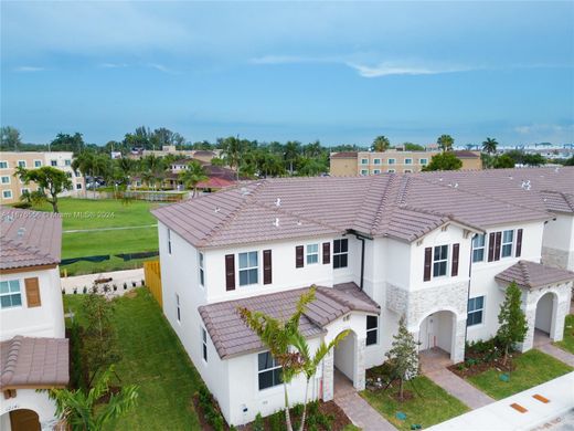 Townhouse in North Miami, Miami-Dade