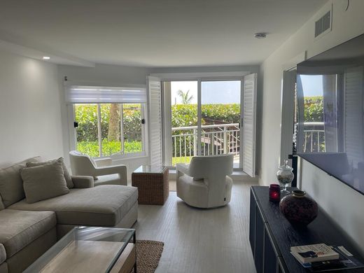 Residential complexes in Hutchinson Island South, Saint Lucie County