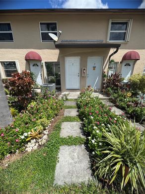 マイアミ, Miami-Dade Countyのアパートメント・コンプレックス