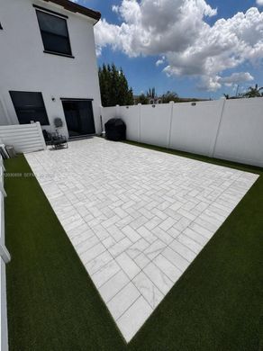 Villa Hialeah, Miami-Dade County
