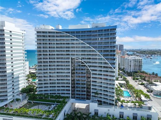 Residential complexes in Fort Lauderdale, Broward County