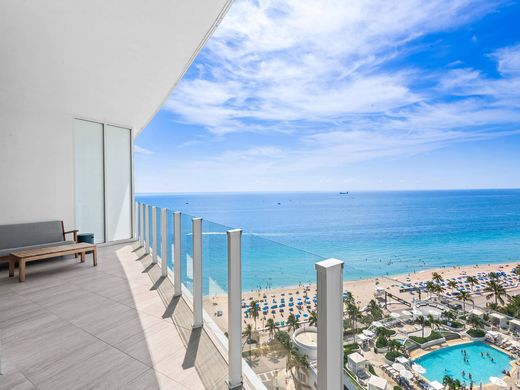 Residential complexes in Fort Lauderdale, Broward County