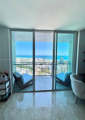 Residential complexes in Miami Beach, Miami-Dade