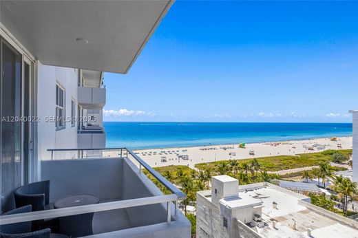 Residential complexes in Miami Beach, Miami-Dade