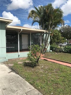 Villa en Hialeah, Miami-Dade County