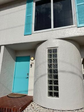 Residential complexes in Hollywood, Broward County