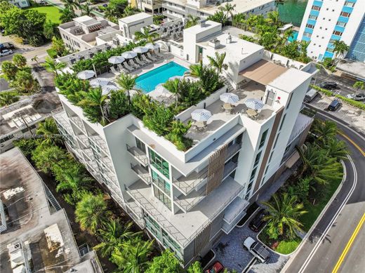 ‏בניין ב  Bay Harbor Islands, Miami-Dade County