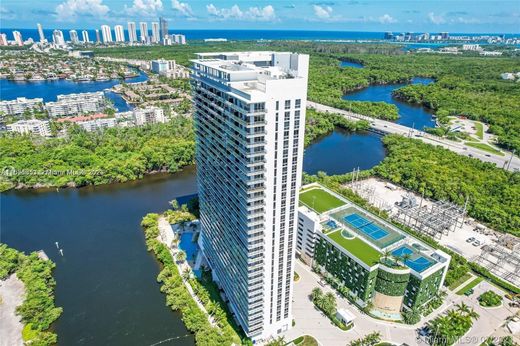Residential complexes in North Miami Beach, Miami-Dade