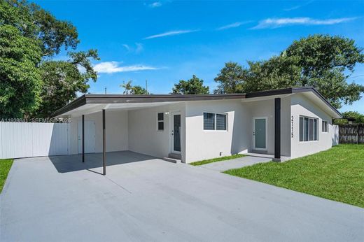 Villa in North Miami, Miami-Dade County