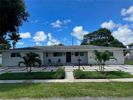 Villa - Dania Beach, Broward County