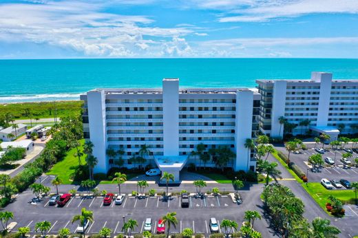 Residential complexes in Hutchinson Island South, Saint Lucie County