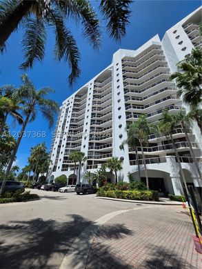 Жилой комплекс, Aventura, Miami-Dade County