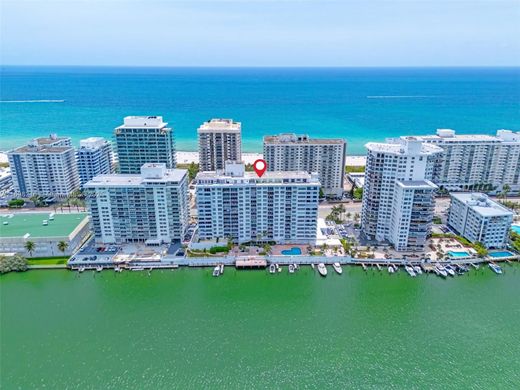 Residential complexes in Miami Beach, Miami-Dade
