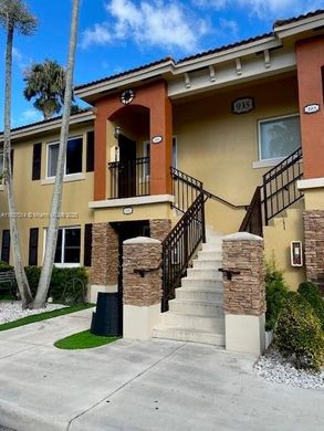 公寓楼  Homestead, Miami-Dade County