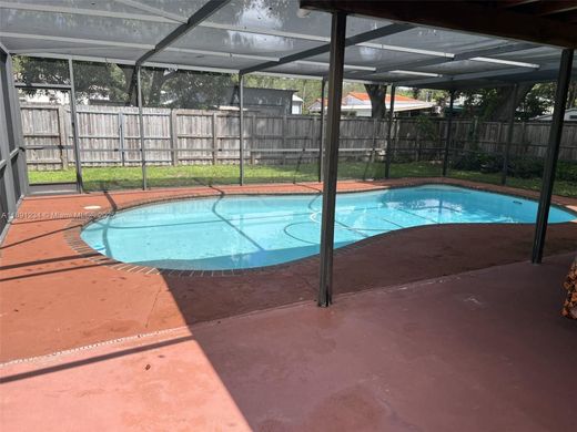 Willa w Miami Springs, Miami-Dade County