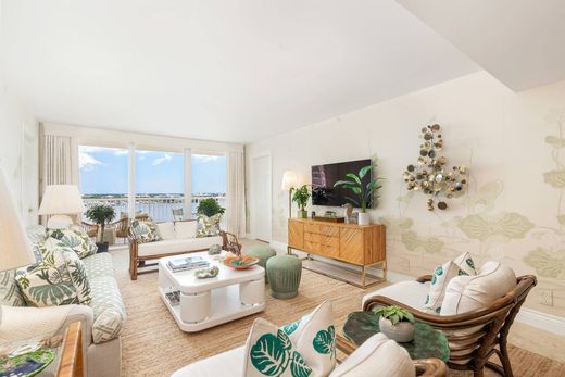 Residential complexes in West Palm Beach, Palm Beach