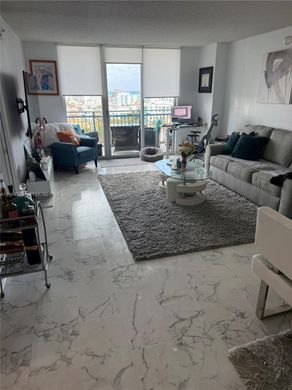 Residential complexes in Miami Beach, Miami-Dade