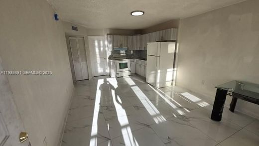 Residential complexes in Pompano Beach, Broward County