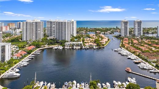 Residential complexes in Aventura, Miami-Dade
