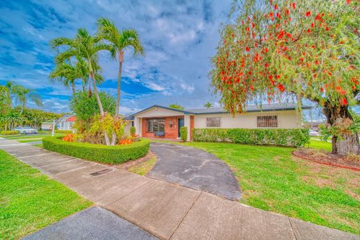 Villa in Miami Terrace Mobile Home, Miami-Dade