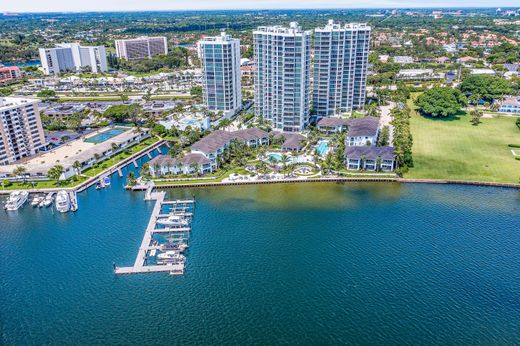Residential complexes in North Palm Beach, Palm Beach