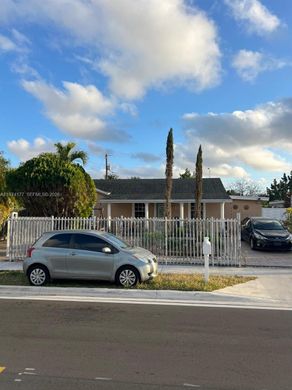 Villa a Hialeah, Miami-Dade County
