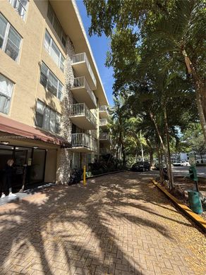 Kamienica w North Miami, Miami-Dade County