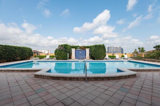 Residential complexes in West Palm Beach, Palm Beach