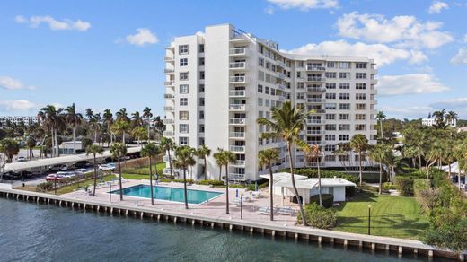 Residential complexes in West Palm Beach, Palm Beach