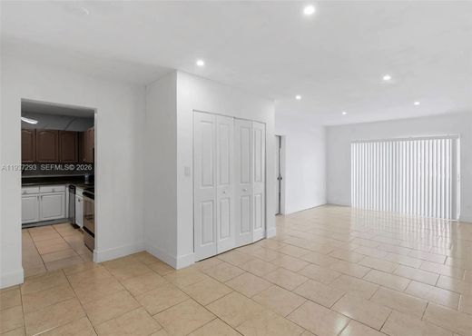 ‏בניין ב  מיאמי, Miami-Dade County