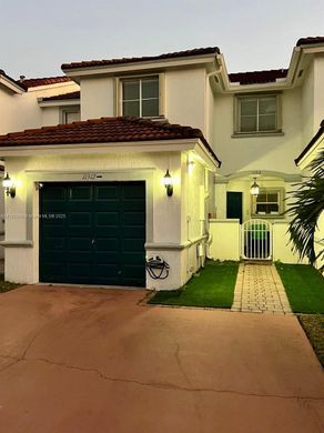 타운 하우스 / Doral, Miami-Dade County